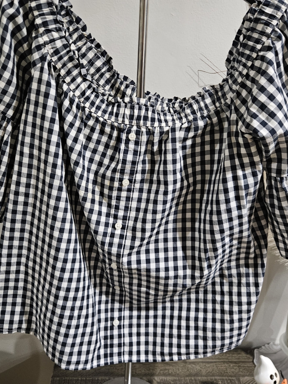 Amebercrombie & Fitch Black & White Gingham Off-Shoulder Peasant Top